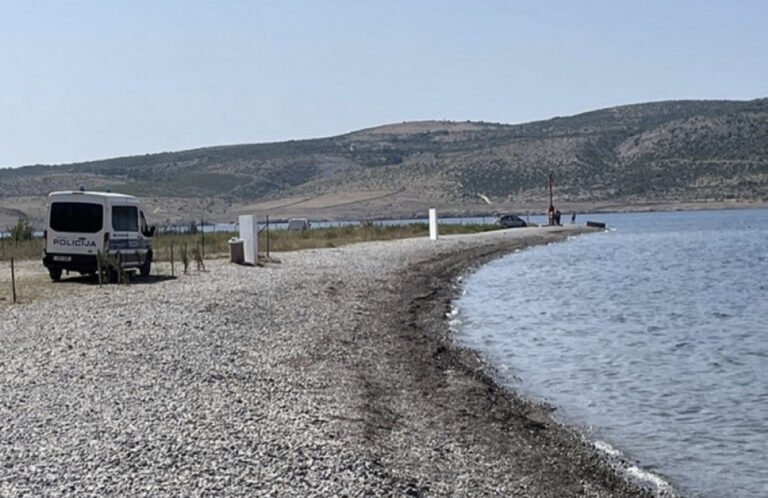 Tuča u moru: Ubijen muškarac, uhapšene dvije osobe