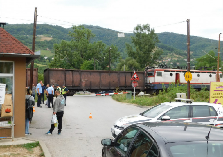 Drama: Teretni voz udario dječaka, teško povrijeđen