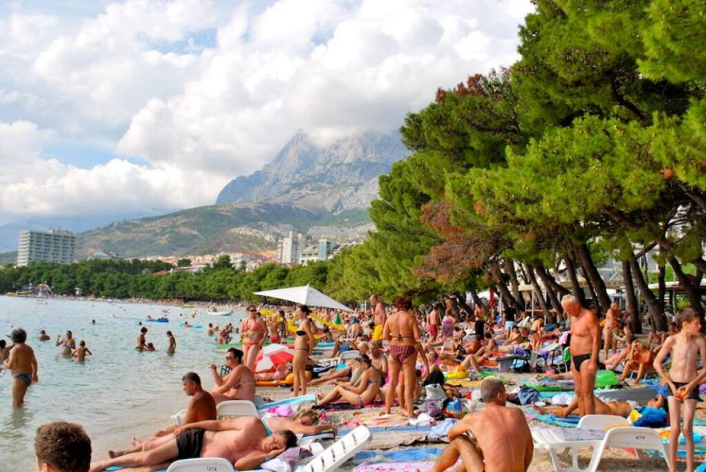 makarska plaza turisti2