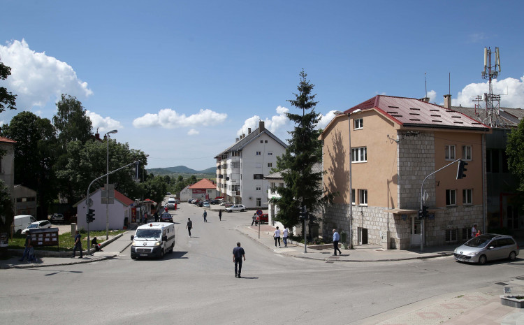 SLUČAJ U BIH: Pucao na vozilo, vlasnik mu oduzeo oružje pa ga pretukao