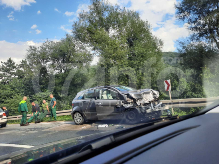 Stravična nesreća kod Lašve, četvero povrijeđenih (FOTO)