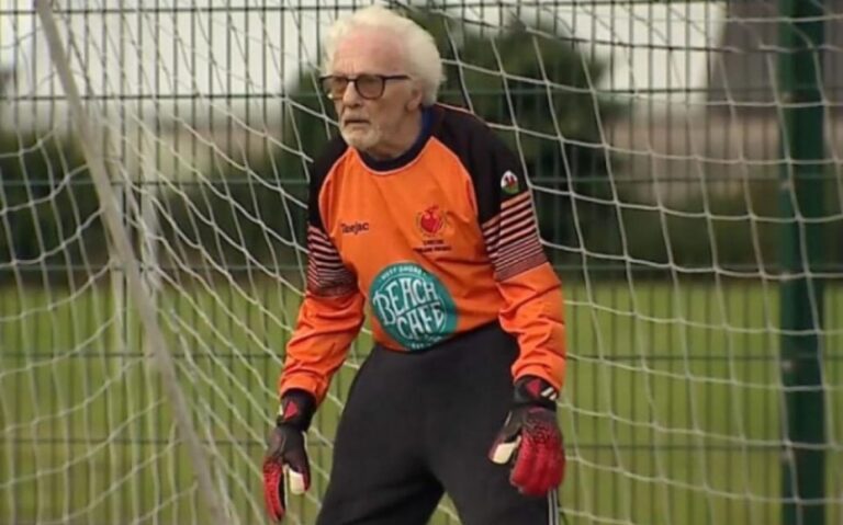 Čudo neviđeno: Ima 88 godina i još aktivno brani za lokalni klub