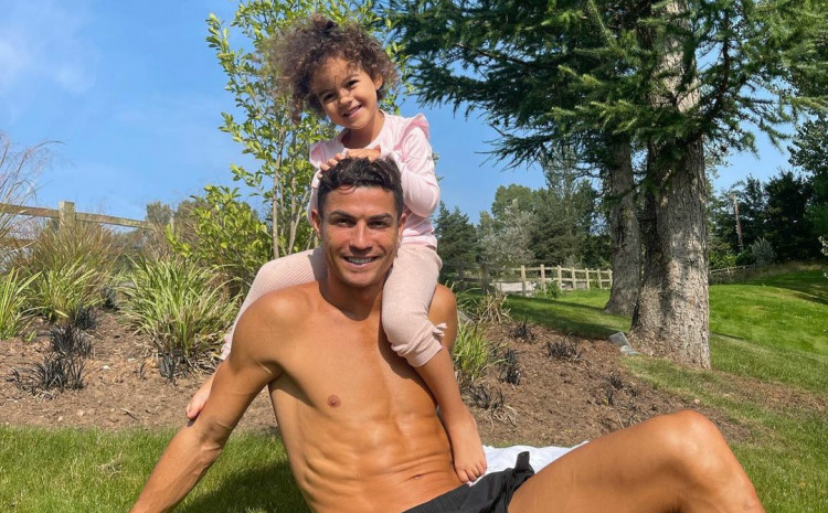 Kristiano Ronaldo uživa u novom porodičnom domu u Mančesteru