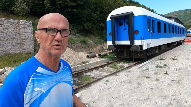 Kupio cijelo selo kod Žepča, posjeduje 32 oldtimera, a uskoro će otvoriti i Titov “Plavi voz” (VIDEO)