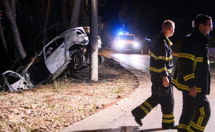 Ovo su heroji koji su spasili petoricu mladića iz gorućeg automobile: Auto je bio skroz zgnječen, počeo je i gorjeti, izvukli smo ih u zadnji tren