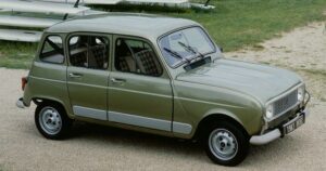 renault 4 696x366 1