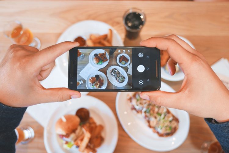 Istraživanje: Stalno fotografisanje hrane može utjecati na povećanje kilograma