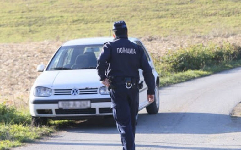 Aktivirao ručnu bombu na njivi pa završio u policijskoj stanici