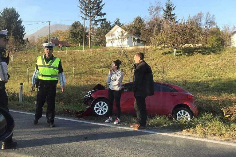 Saobraćajna nesreća kod Travnika, sudar dva vozila