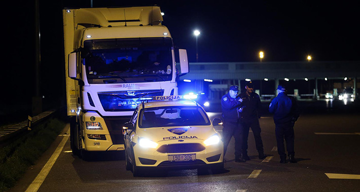 Policajci zaustavili kamion, zbog prekršaja prijeti kazna od 90.000 eura