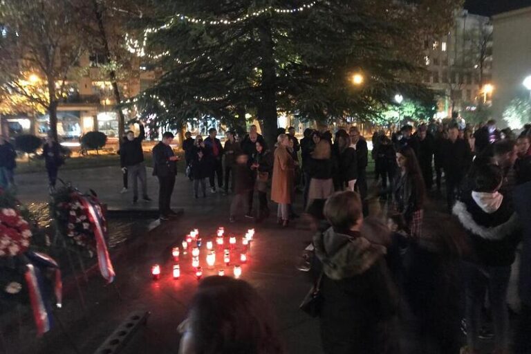 Stotinjak Mostaraca poslalo poruku podrške svima koji se bore protiv covid mjera