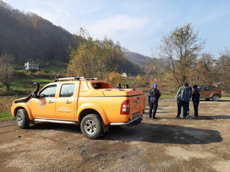 Pogledajte potragu specijalne turske jedinice za spašavanje u Topčić Polju, pronađena bomba (FOTO/VIDEO)