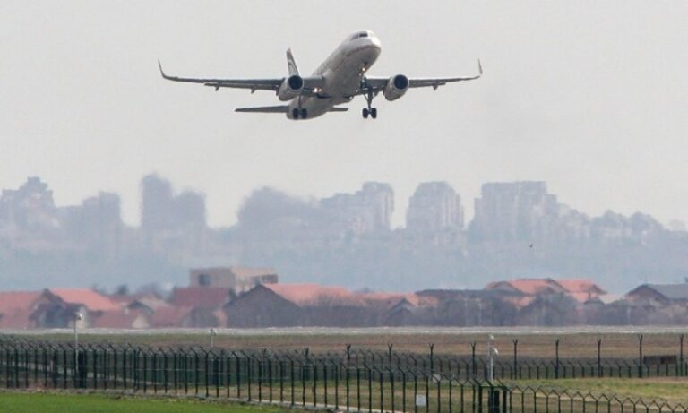 Ženi prijeti 20 godina zatvora zbog svađe oko maske u avionu