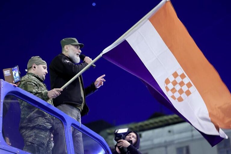 Bivši zatvorenik “Džihadi Marko” je jedan od vođa antivakserskih protesta u Hrvatskoj