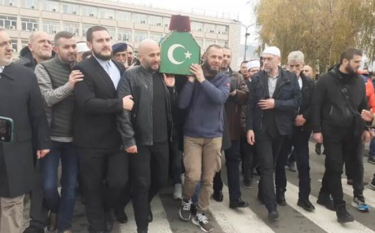 Hiljade ljudi na posljednjem ispraćaju Zukorliću