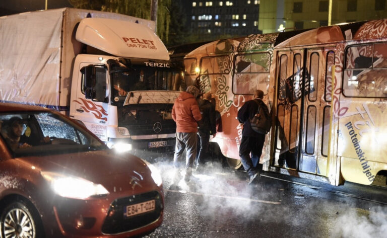 Sudar tramvaja i kamiona na Marijin Dvoru izazvao velike gužve u saobraćaju