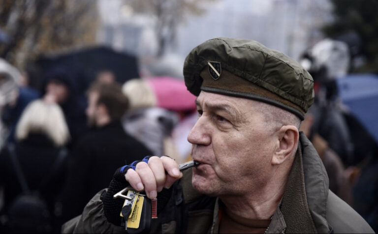 Građani se okupili na protestima u Sarajevu: Kome je dobro neka ostane kući