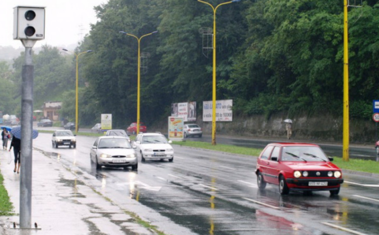 Novi radari na putevima: Kamere će bilježiti i dodatne saobraćajne prekršaje