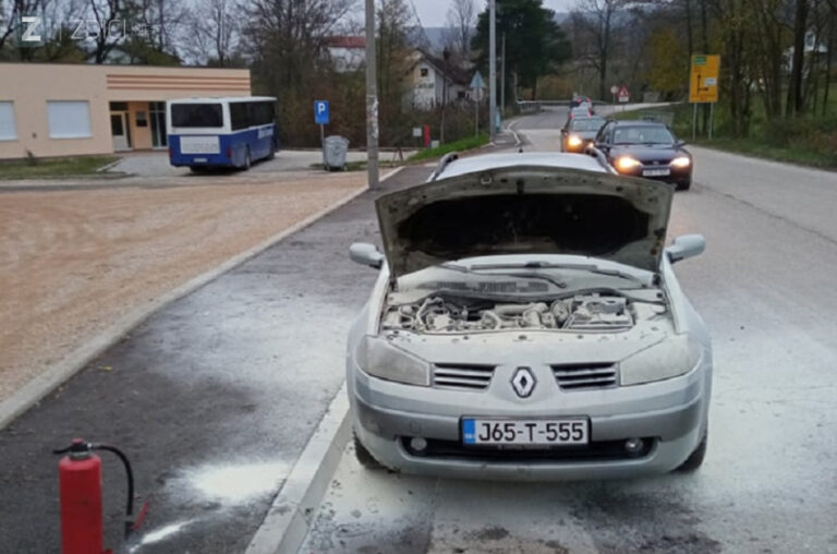 U Ozimici se zapalilo Reno