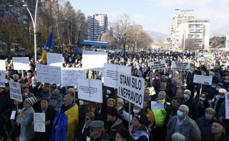 Više od 1.000 penzionera u Zenici tražilo povećanje penzija za 10 posto