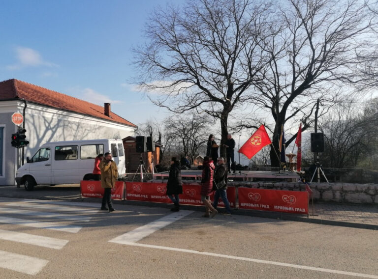 Mrkonjić Grad: U gradu gotovo da nema naznaka praznika