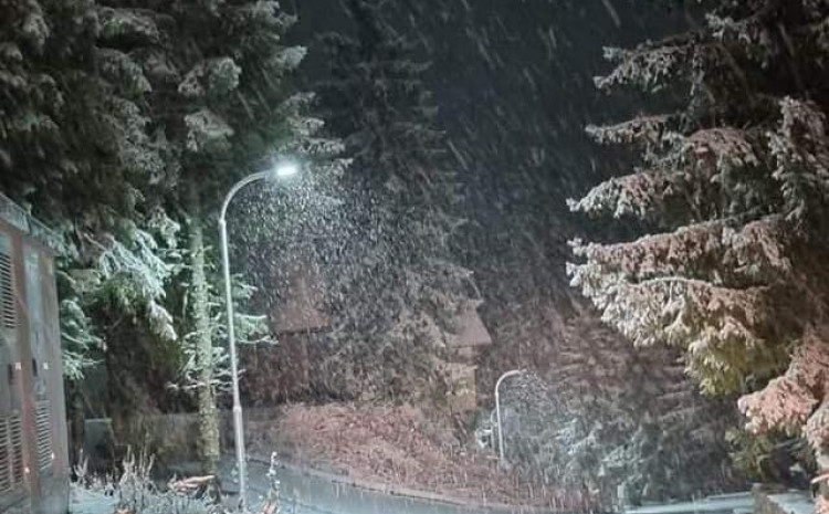 Snijeg stigao i na planinsku ljepoticu Vlašić (FOTO-VIDEO)