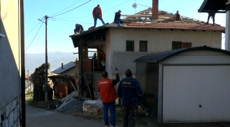 Dobri ljudi pritekli u pomoć: Povratniku Sulejmanu Makareviću pomažu da napravi kuću