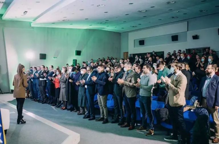 Poruke sa tribine SDA: Ovo nije borba za politiku i stranku, već za državu. RS će vjerovatno nestati!