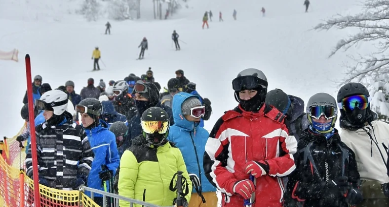 Kakvu epidemiološku situaciju vide svjetski novinari u BiH: “Ma, kakve mjere, covid potvrde i virus – ovdje je fenomenalno!”