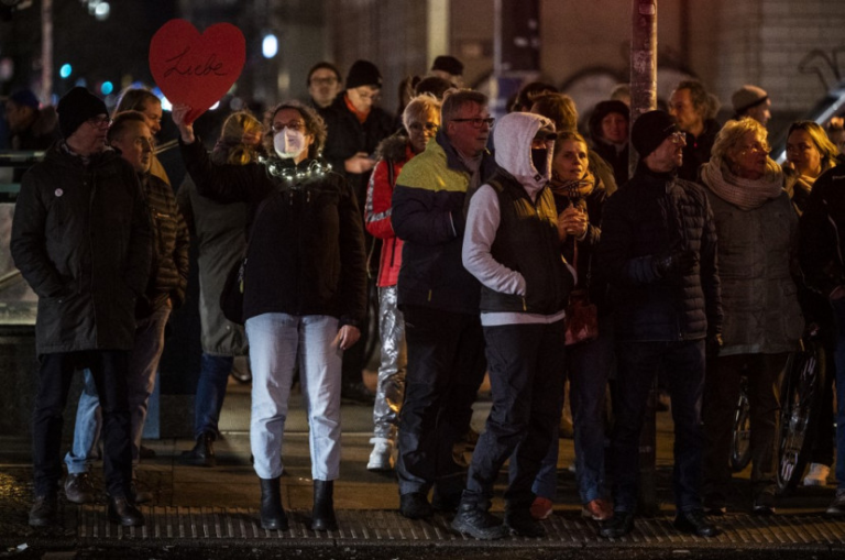 Protesti protiv Covid restrikcija u Njemačkoj: Učestvovalo više od 35.000 ljudi