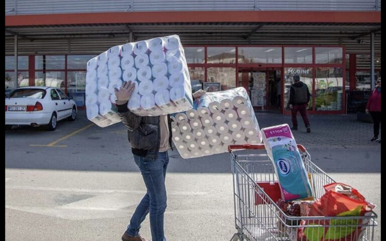 Zaraženi omikronom prijavljuju neobičan simptom: Obratite posebno pažnju…