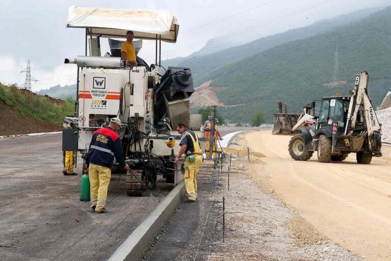 Milioni se ulažu u ceste širom Federacije, ali mnoge su još u lošem stanju i nesigurne