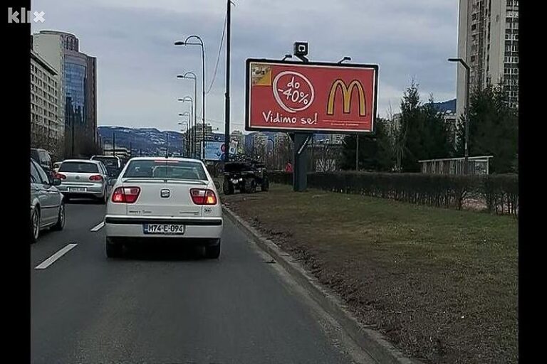 Novi primjer bahatosti: Kvadom preticao preko zelene površine