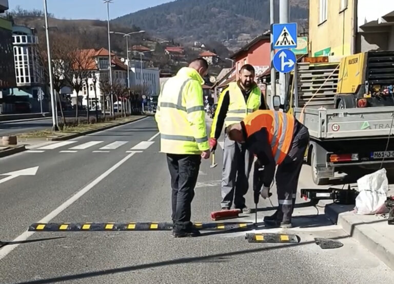 KONAČNO: Počelo postavljanje usporivača saobraćaja na zeničkom GGM-u!