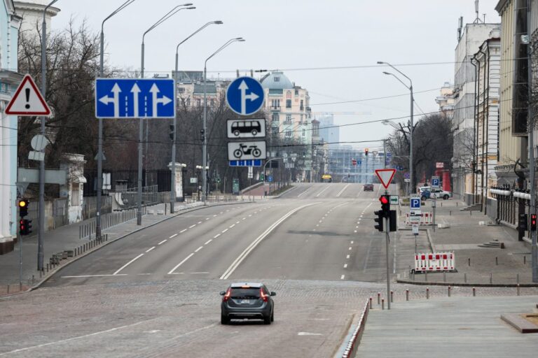 Rusi ušli u Kijev, poziv građanima da pripreme Molotovljeve koktele 