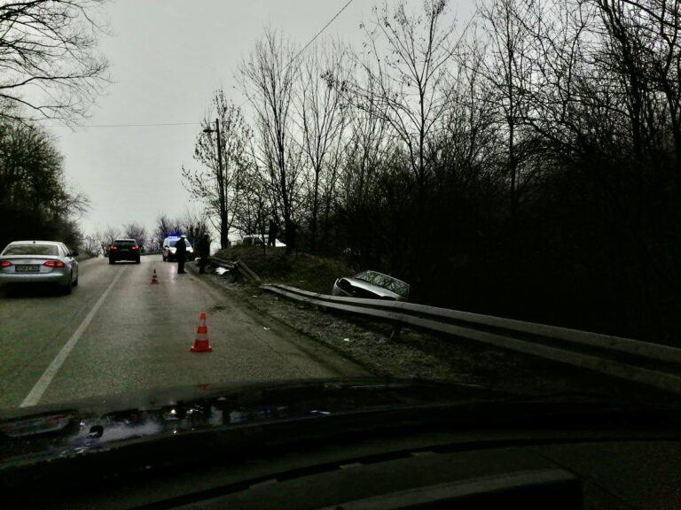 Nesreća kod Zenice: U slijetanju Forda povrijeđena jedna osoba 