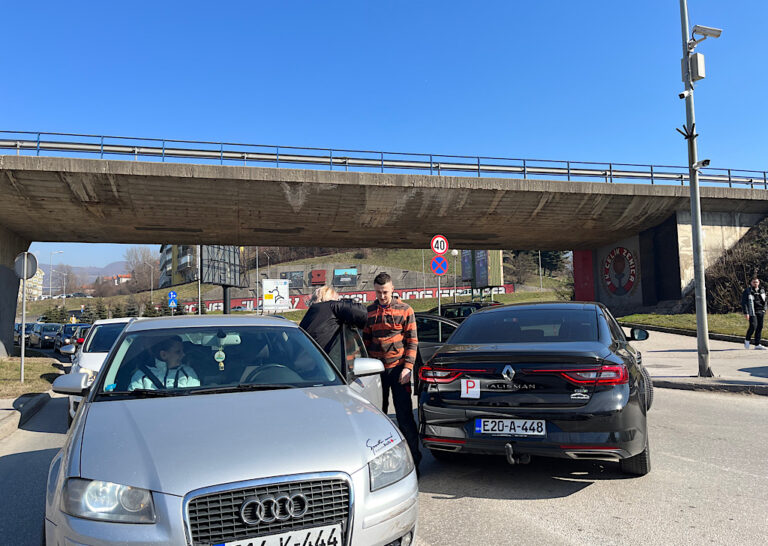 Nova nesreća u Zenici, sudarili se Audi i Reno (FOTO)