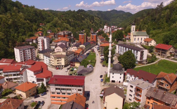 Zašto građani Srebrenice predaju papire za državljanstvo Srbije?