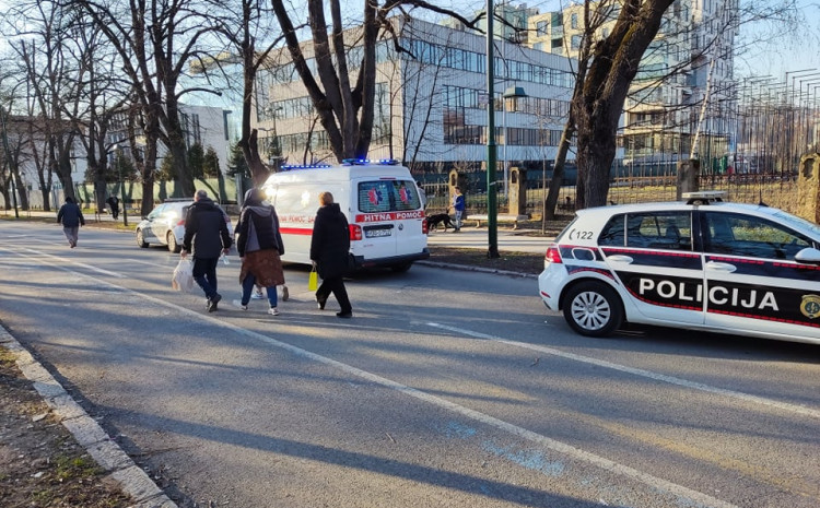 SAMO U BIH: Usred dana oborili mladića s bicikla pa ga udarali nogama, on uspio pozvati policiju