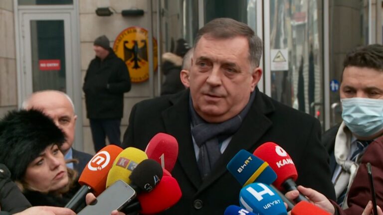 Dodik reagovao na izjavu Johnsona i poređenje Sarajeva i Harkiva