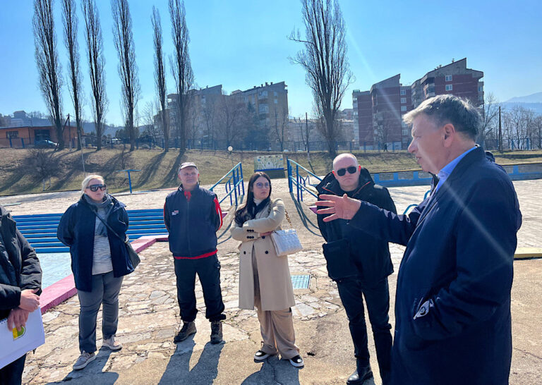 Gradonačelnik Kasumović sa saradnicima posjetio kompleks bazena u Crkvicama, dogovorene brojne inovacije