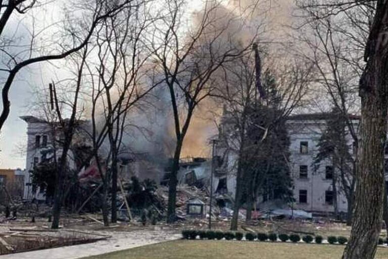 Rusi uništili pozorište u Mariupolju u kojem se nalazilo 1.200 ljudi