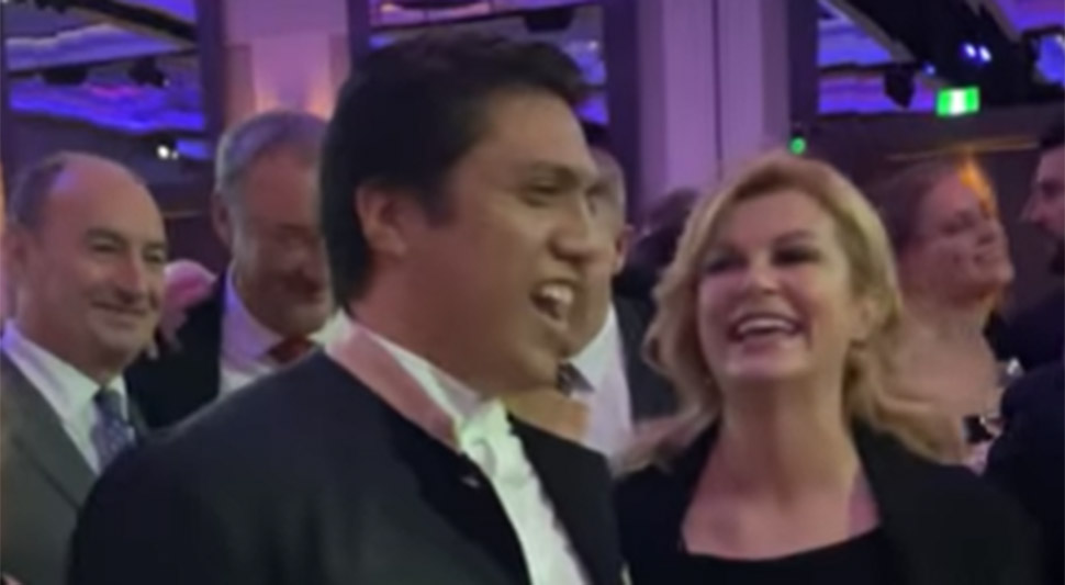 kolinda grabar kitarovic pjeva screenshot