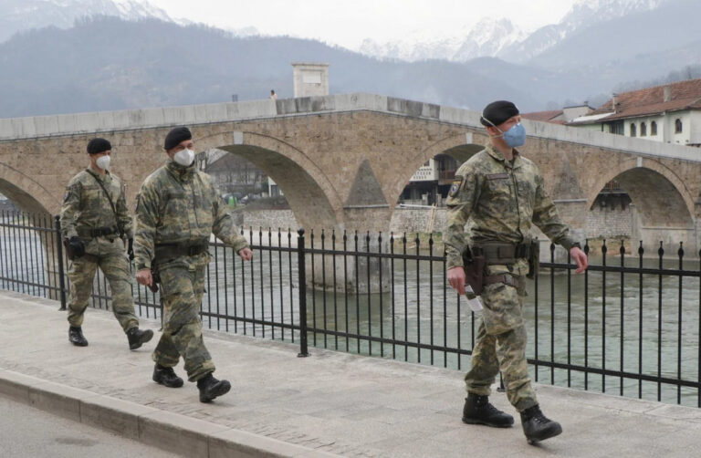 Patrole EUFOR-a sve češće na ulicama bh. gradova: Želimo da pokažemo da smo tu, a ne da…