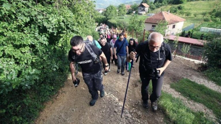 ZENICA | Iftar u prirodi nakon planinarenja: Dolaze i muslimani i nemuslimani