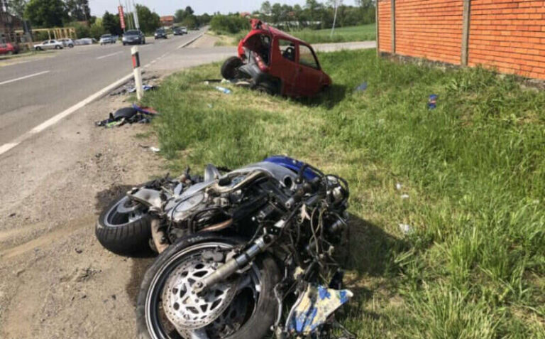 Dvojica se trkali motorima: Troje poginulih, među njima dijete (3), čuju se jauci