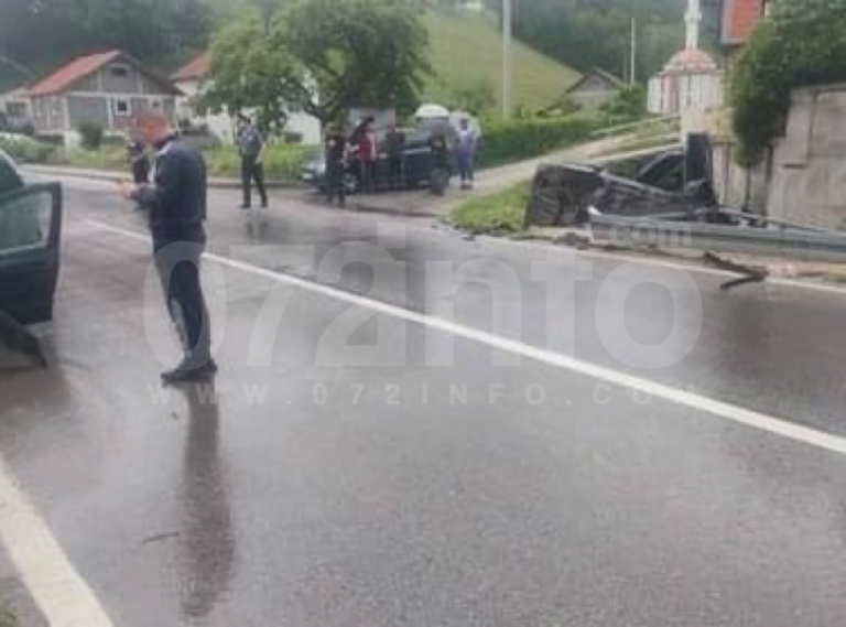 TEŠKA NESREĆA: U sudaru BMW-a i Pežoa troje povrijeđenih, među njima vozači starosti 21 i