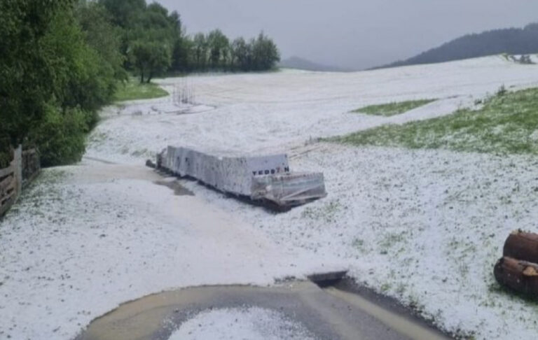 Jako nevrijeme u Sloveniji, crni oblaci približavaju se prema BiH