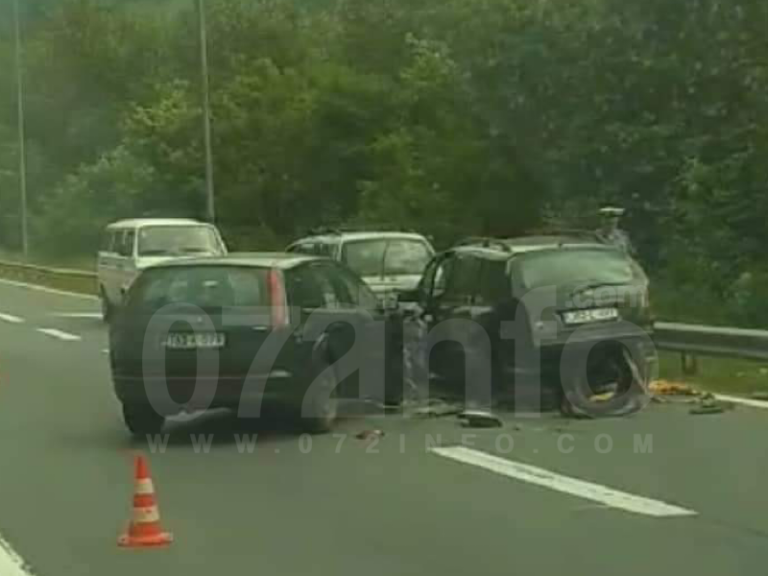 Teška nesreća na M-17 u Lašvi kod Zenice: Sudar tri vozila, ima teže povrijeđenih (FOTO)