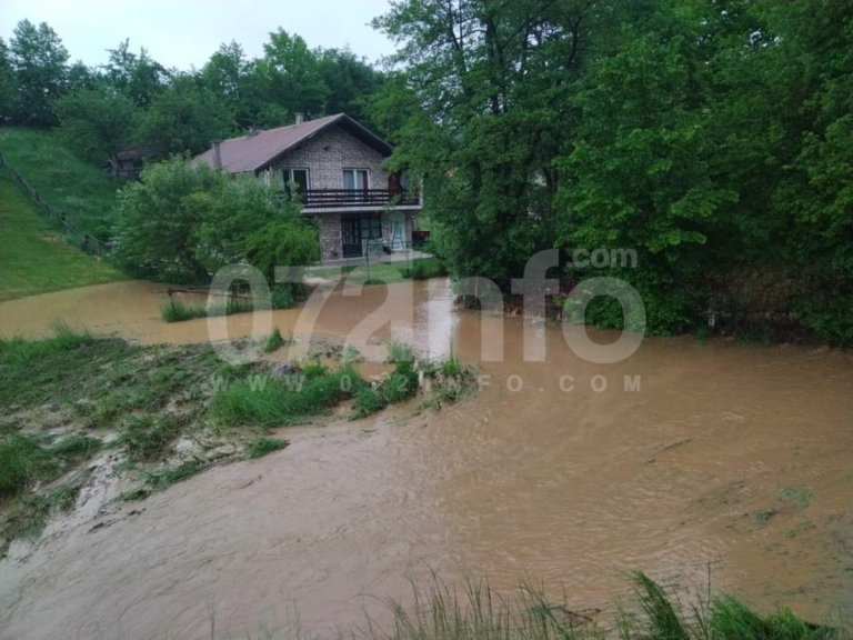 Potpuno poplavljeni Donji Ahmići, onemogućen prilaz za deset objekata (FOTO)